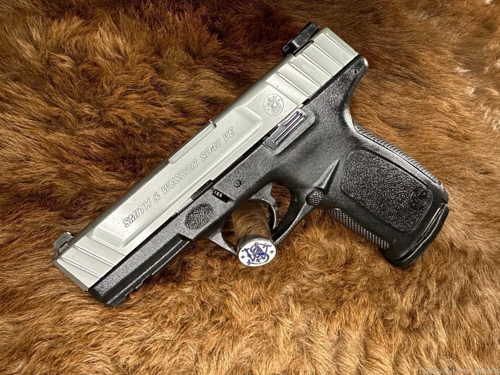Smith & Wesson SD40 VE .40 S&W Pistol-img-0
