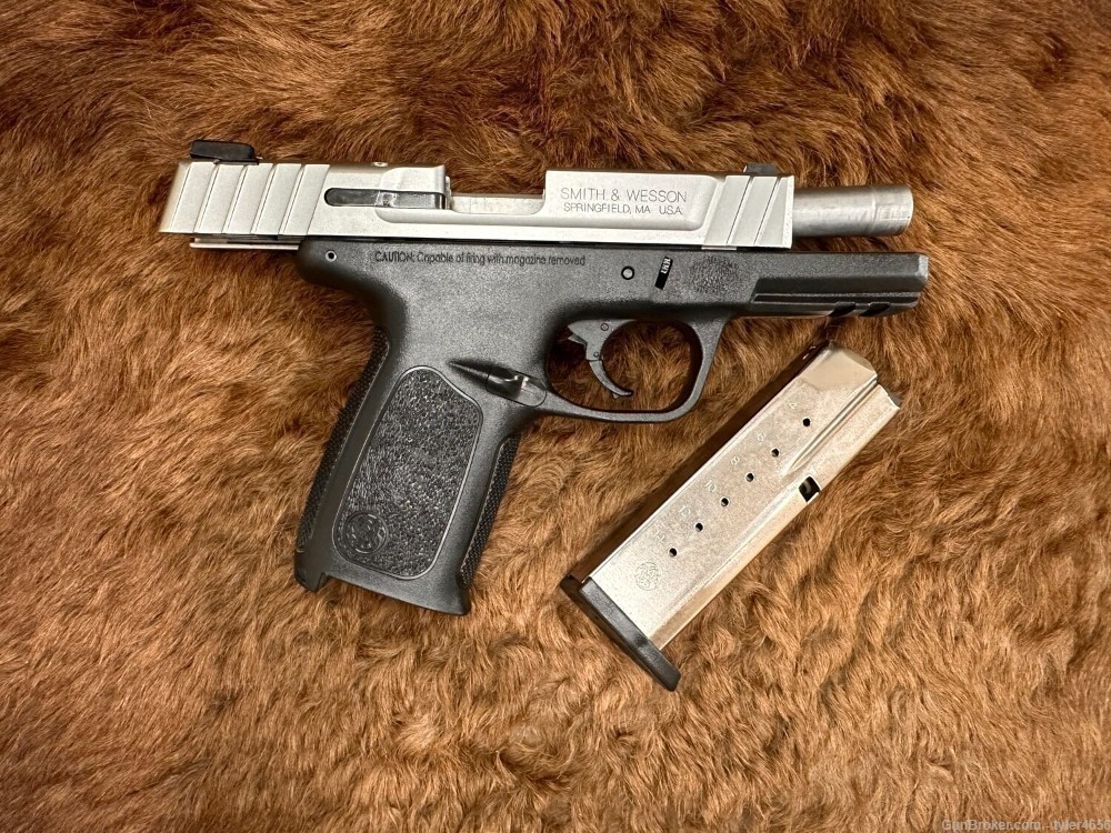 Smith & Wesson SD40 VE .40 S&W Pistol-img-3