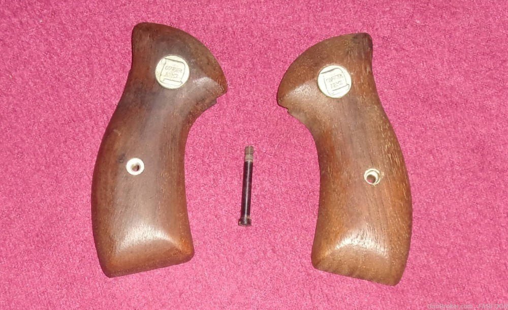CHARTER ARMS UNDERCOVER 38 WALNUT GRIPS & GRIP SCREW-img-1