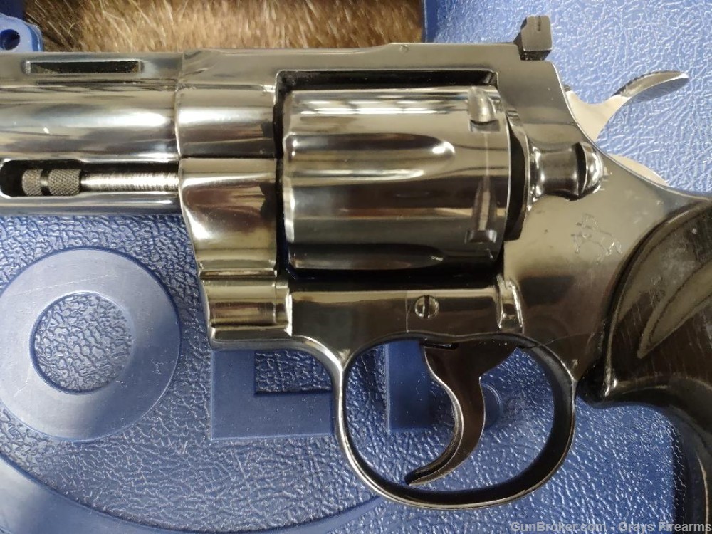 1975  COLT PYTHON REVOLVER 6" BARREL VERY CLEAN the good OLD ones!-img-1