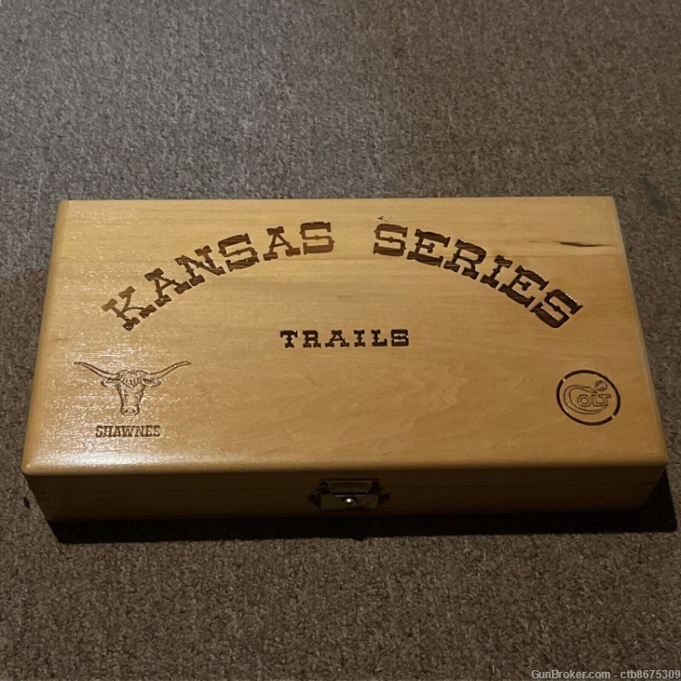 Colt Kansas Series Trails Shawnee Pistol Revolver Wood Box Case Display-img-0