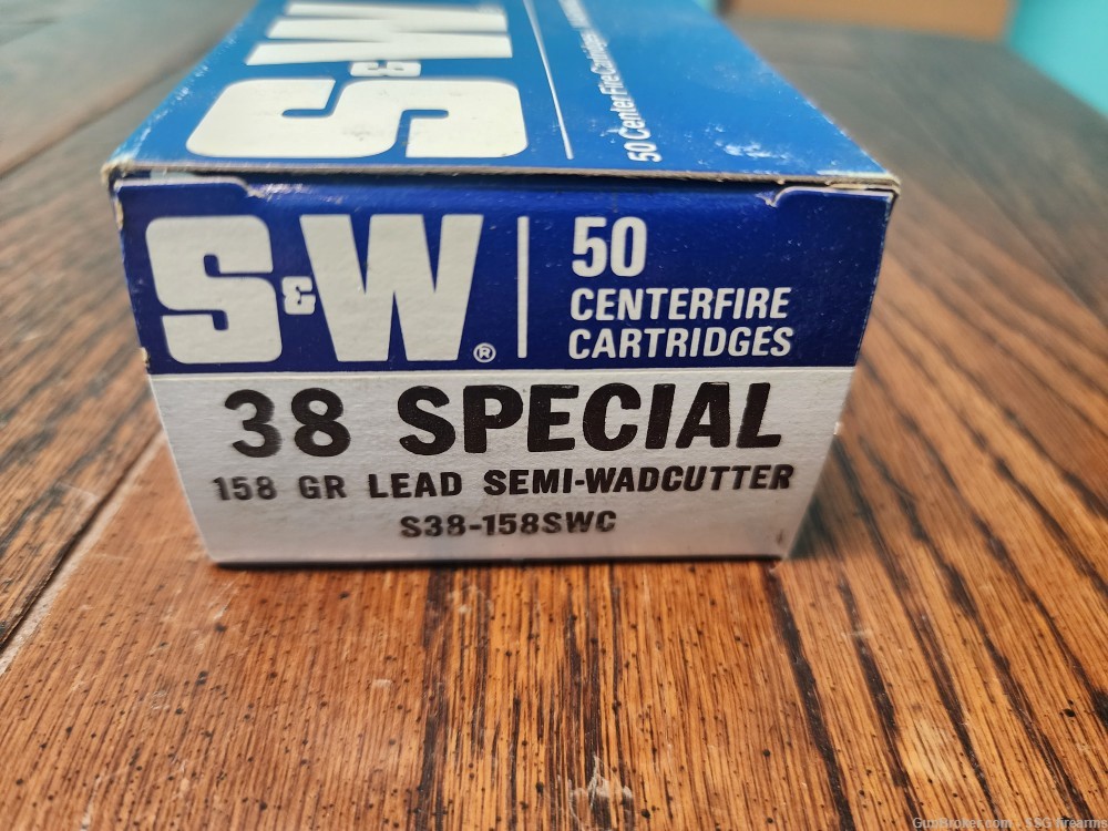 Smith & Wesson .38 special 158gr lead semi wadcutter 50rds-img-0