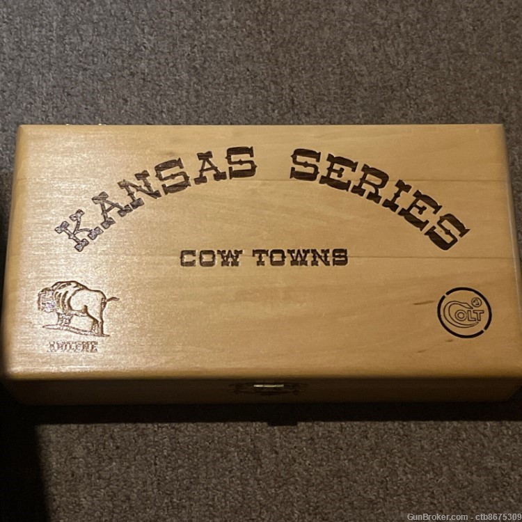 Colt Kansas Series Cow Towns Abilene Revolver Wood Box Case Display-img-0