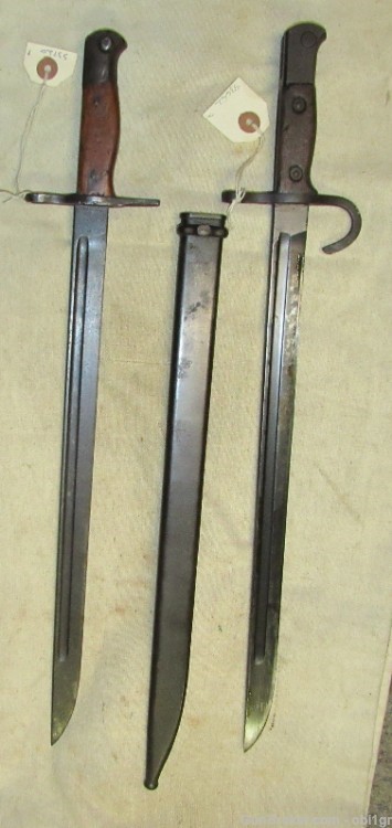 Pair of WWII Japanese Type 30 Bayonets-img-0