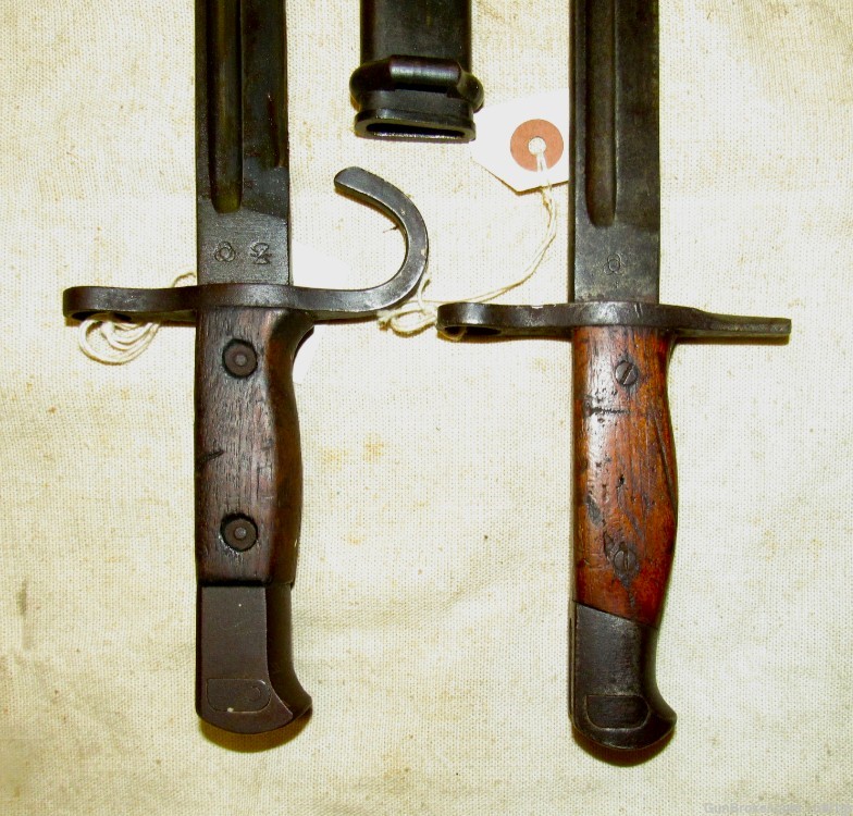 Pair of WWII Japanese Type 30 Bayonets-img-5