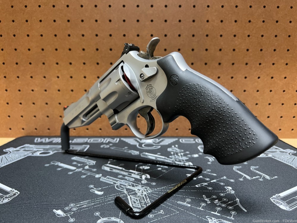 Smith & Wesson Performance Center Pro Series Model 627 .357 Magnum-img-1