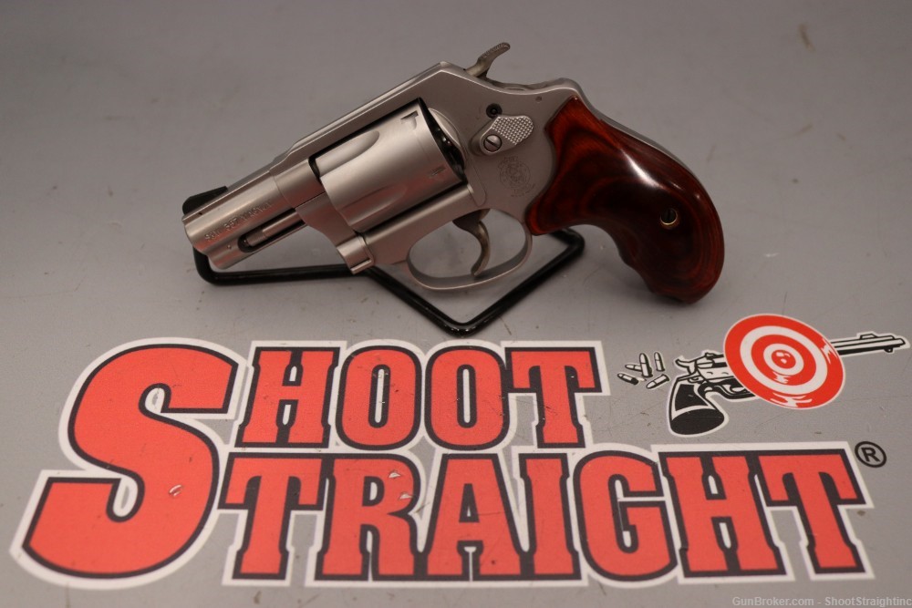Smith and Wesson Model 60 Lady Smith .357MAG / .38SPL 2.13"-img-26
