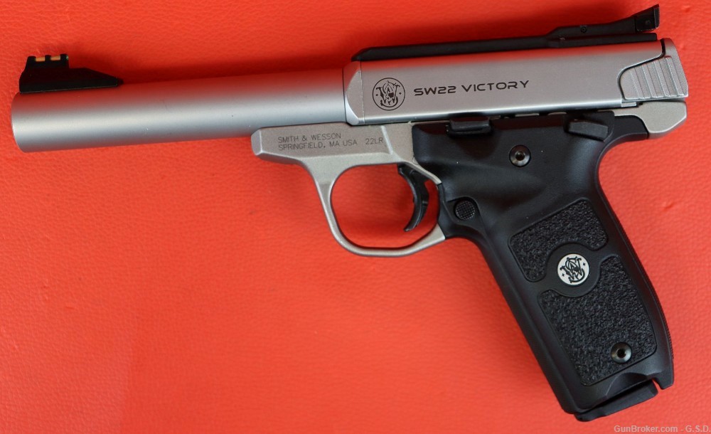 Smith & Wesson SW22 Victory .22LR- GOOD+ COND!-img-1