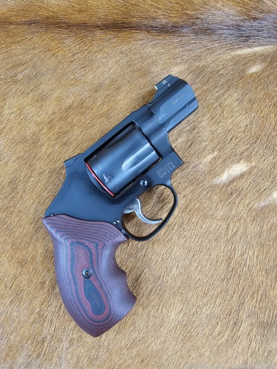 Lipsey’s Exclusive Smith & Wesson Ultimate Carry J-Frame 442UC .38 SPL-img-2