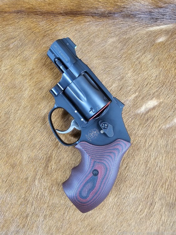 Lipsey’s Exclusive Smith & Wesson Ultimate Carry J-Frame 442UC .38 SPL-img-1