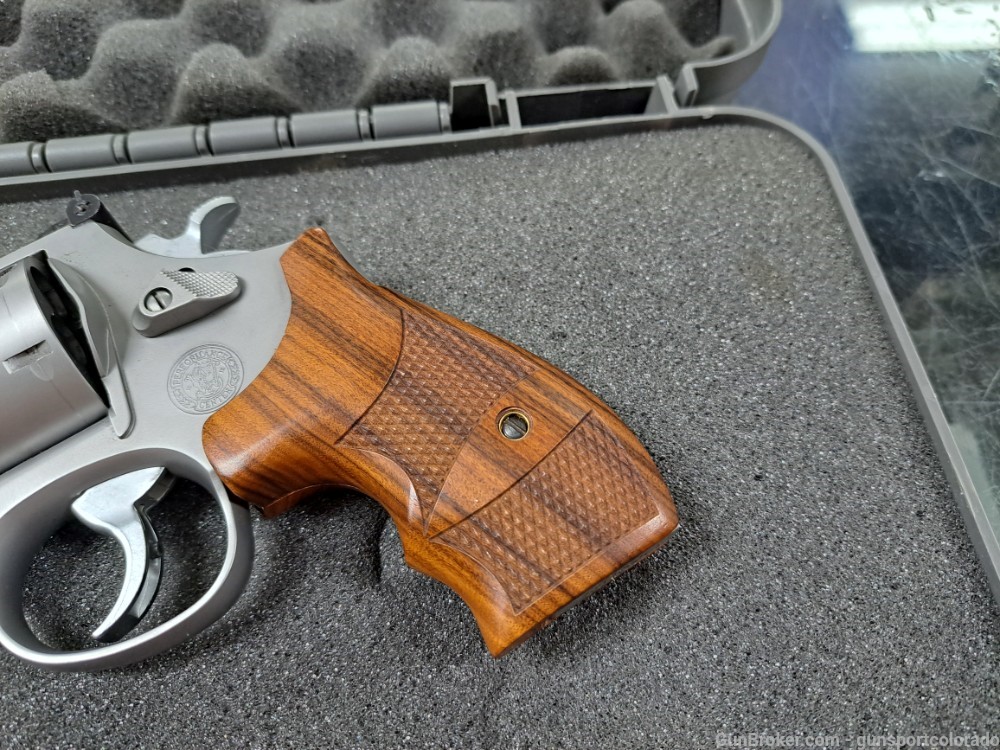 Smith & Wesson 629-6 Performance Center 44Mag Very Clean-img-9