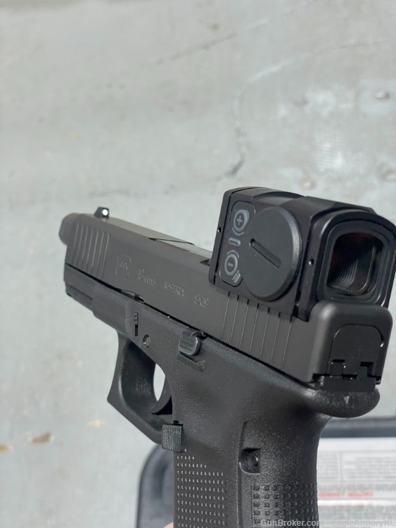 B&T Glock 19 Gen 5 W/ Aimpoint Acro Direct Cut GL-50356-ACRO-img-2