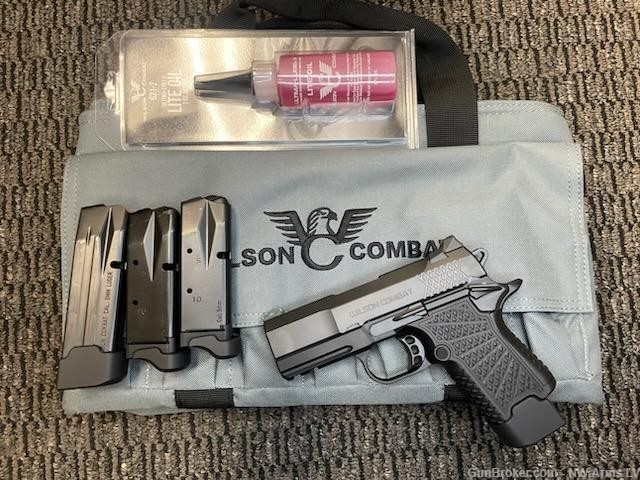 Wilson Combat SFX9 9mm Excellent Condition w/ 4 mags-img-2