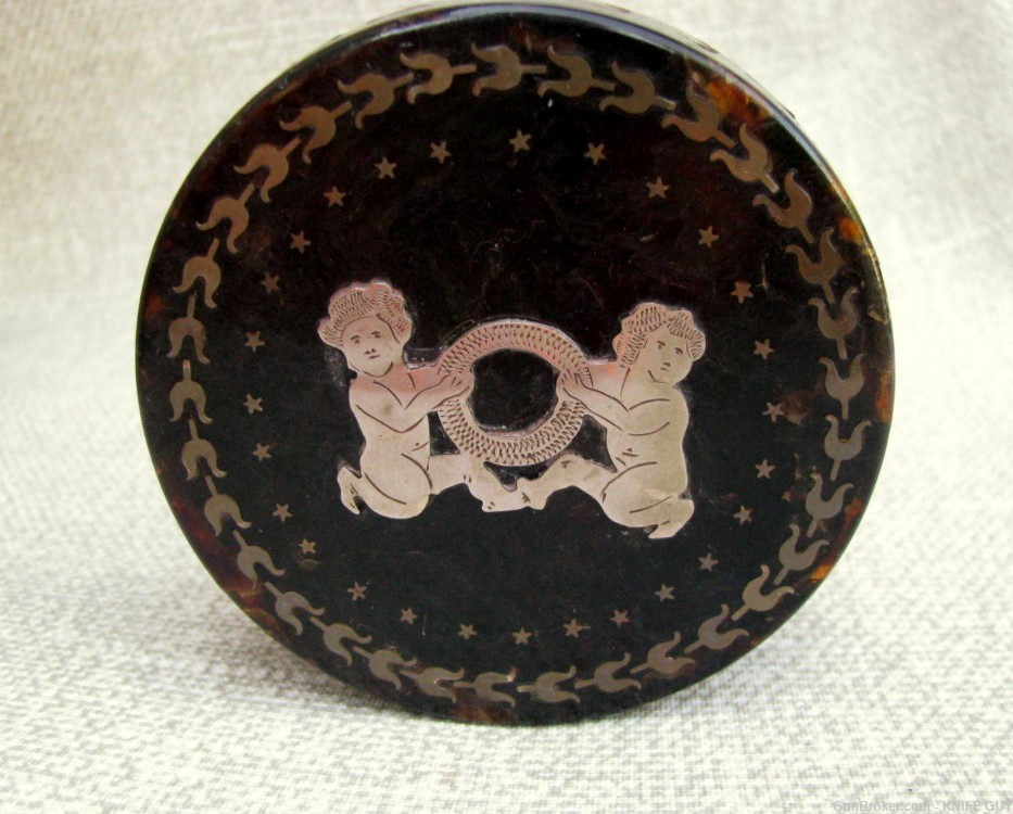 ANTIQUE 1700’s ORNATE GOLD INLAID SILVER INLAID ENGRAVED TRINKET/SNUFF BOX-img-2