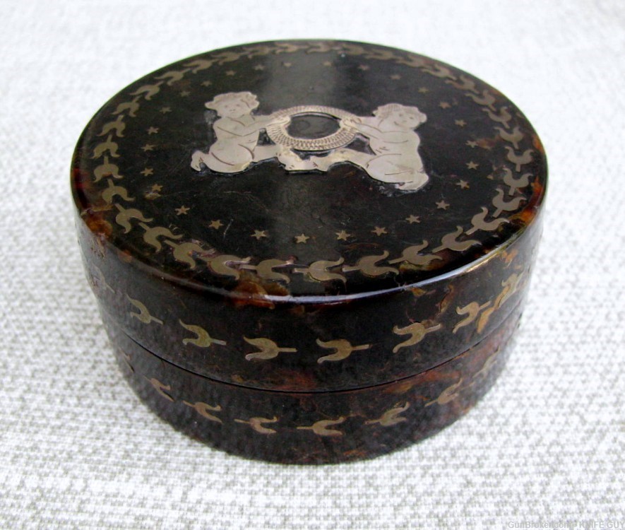 ANTIQUE 1700’s ORNATE GOLD INLAID SILVER INLAID ENGRAVED TRINKET/SNUFF BOX-img-0