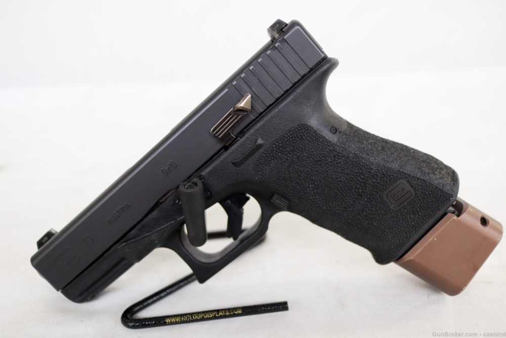 Glock Model 19 Gen 3 9mm 4.01” S.Auto Pistol – Black Polymer – Titan Match -img-4