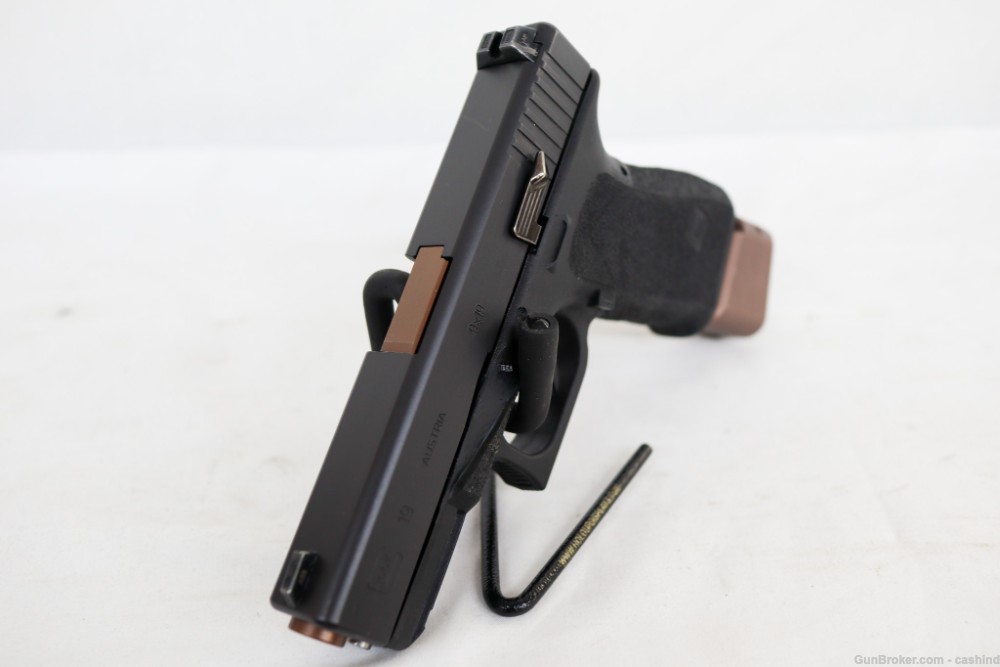 Glock Model 19 Gen 3 9mm 4.01” S.Auto Pistol – Black Polymer – Titan Match -img-5