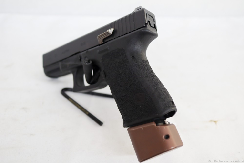 Glock Model 19 Gen 3 9mm 4.01” S.Auto Pistol – Black Polymer – Titan Match -img-9