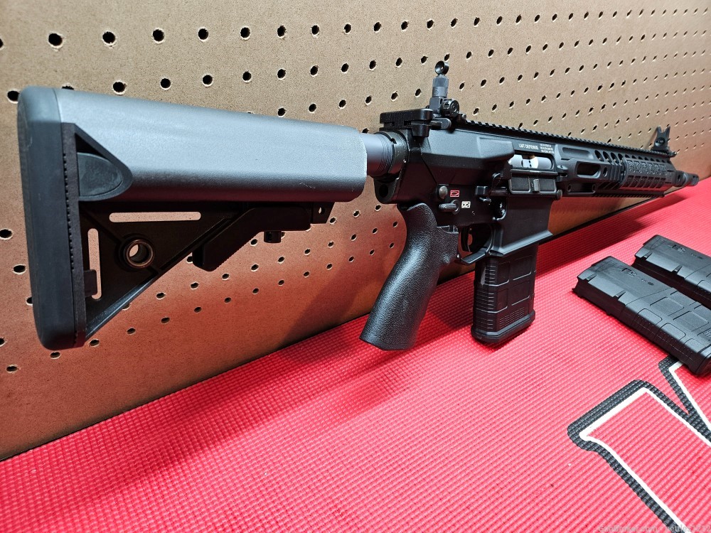 LMT MARS-H Quad 16in + 3 mags, muzzle brake, and irons.-img-3