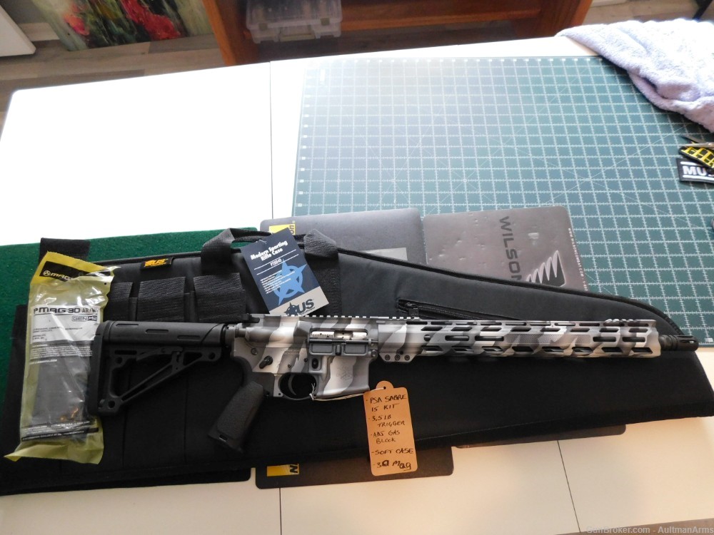 Custom AR-15 - 5.56NATO - Many upgraded parts - Soft Tac Case - PMAG 30 M2-img-1