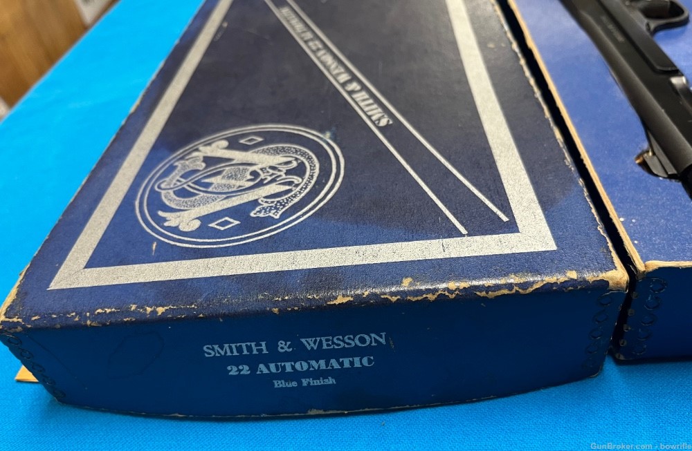 1969 Smith & Wesson Model 41 blue 22LR ORIGINAL BOX AND FINISH!-img-4