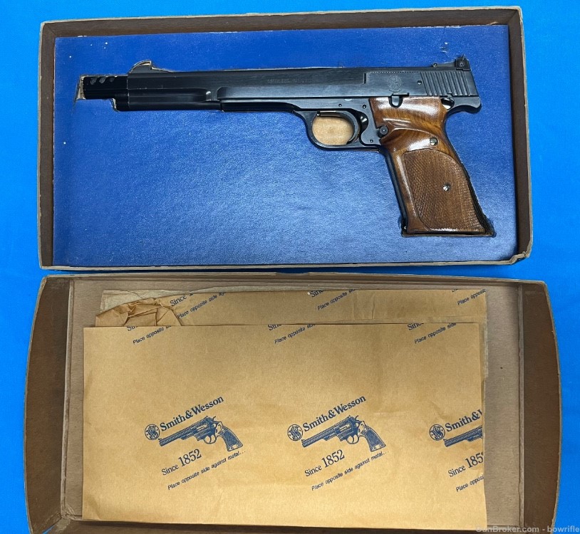 1969 Smith & Wesson Model 41 blue 22LR ORIGINAL BOX AND FINISH!-img-1