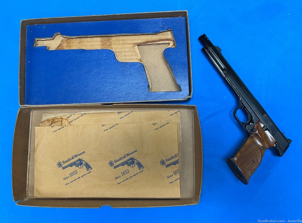1969 Smith & Wesson Model 41 blue 22LR ORIGINAL BOX AND FINISH!-img-2