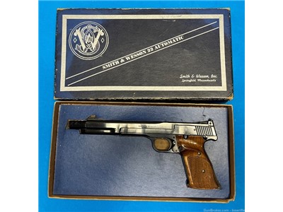 1969 Smith & Wesson Model 41 blue 22LR ORIGINAL BOX AND FINISH!