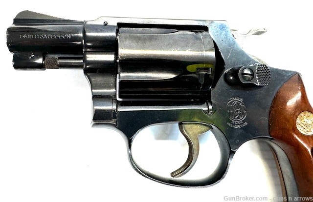 Smith & Wesson Model 36 38Spl 5 shot Blued Wood Grips-img-5