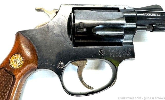 Smith & Wesson Model 36 38Spl 5 shot Blued Wood Grips-img-2