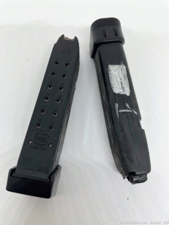 TWO Glock 22 magazines - .40 S&W - Grip extension-img-0