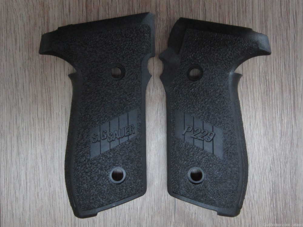 Sig Sauer P229 Grips Factory DAO DAK Double Action Only LN Germany-img-3