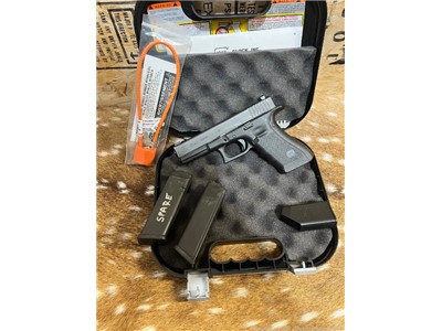 Glock 22 Gen 4 40 S&W police trade in with box and 3 mags 