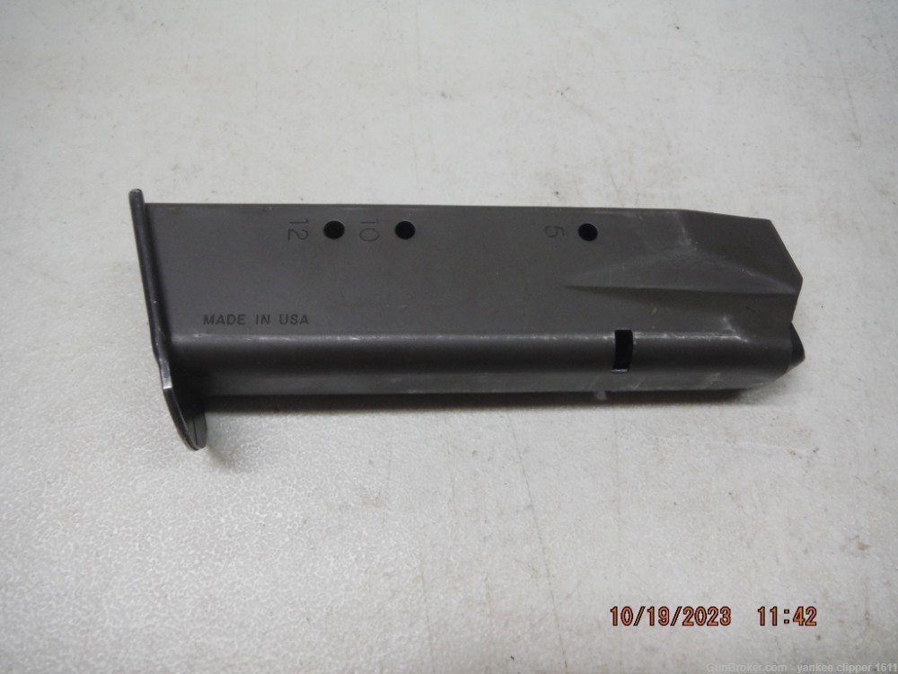 SIG SAUER P226 .357 Sig/.40 S&W 12Rd Magazine Good Condition Factory-img-0