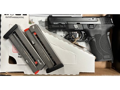 NEW Smith & Wesson Shield EZ 9mm