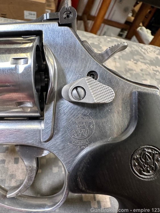 Smith & Wesson 686-6 PLUS 7 Shot .357 Mag Non-Fluted Cylinder 5" Barrel-img-7