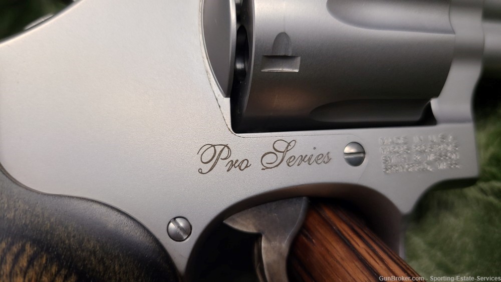 Smith & Wesson 686-6 Pro Series Performance Center - Extra Grips!  AWESOME!-img-9