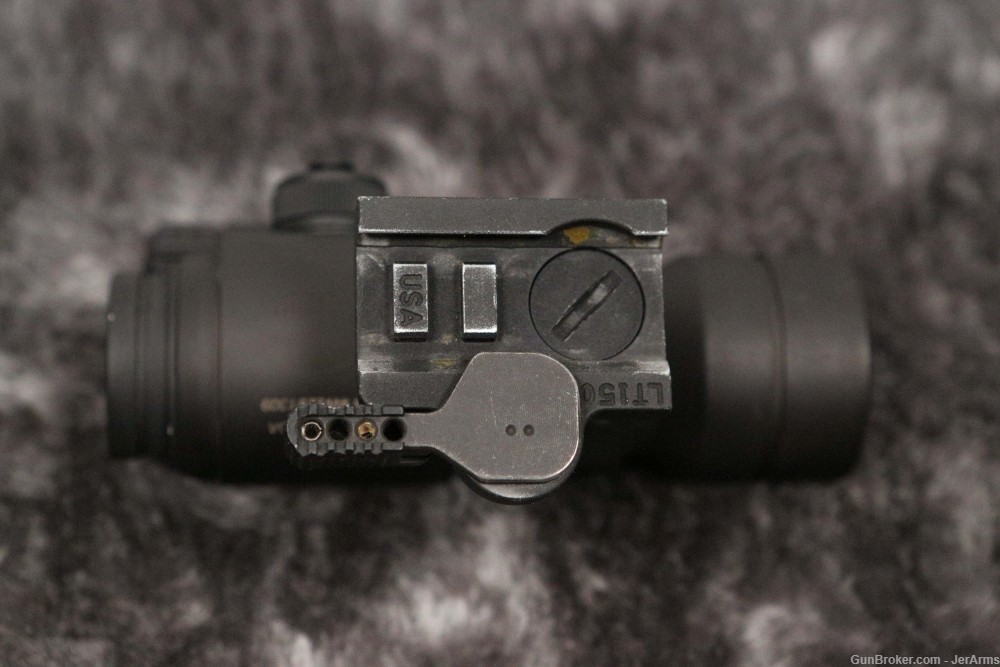 AIMPOINT CompML2 4 MOA weapon sight with LaRue Tactical M68 mount-img-6