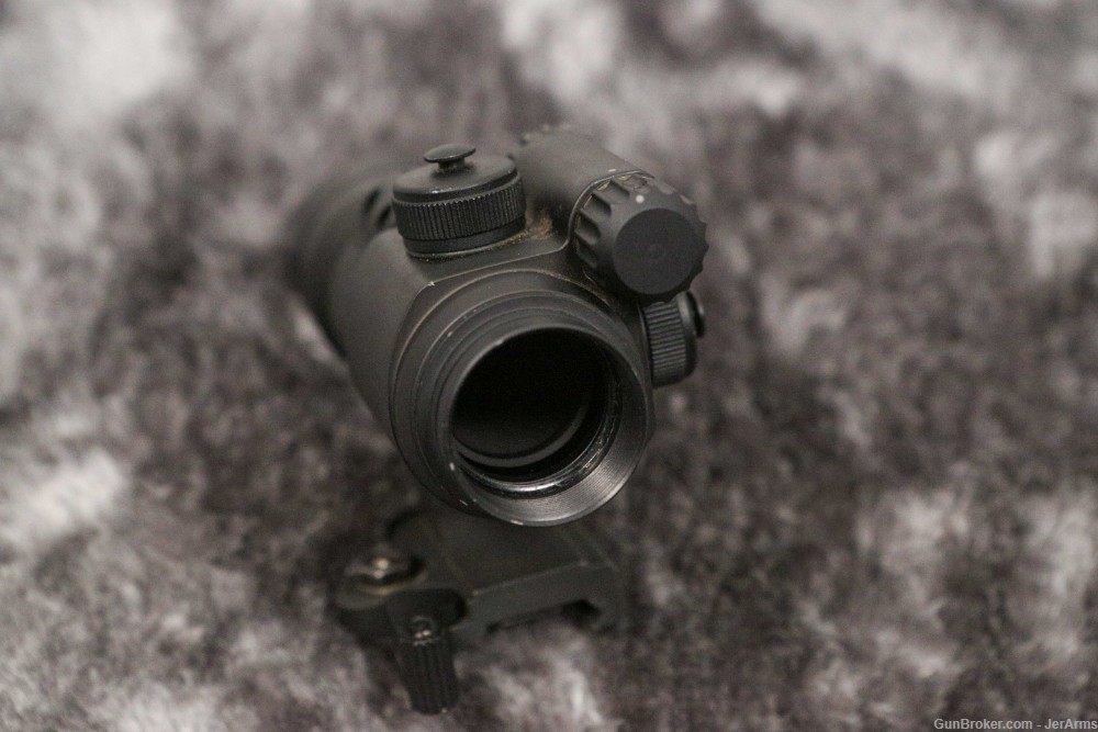 AIMPOINT CompML2 4 MOA weapon sight with LaRue Tactical M68 mount-img-3