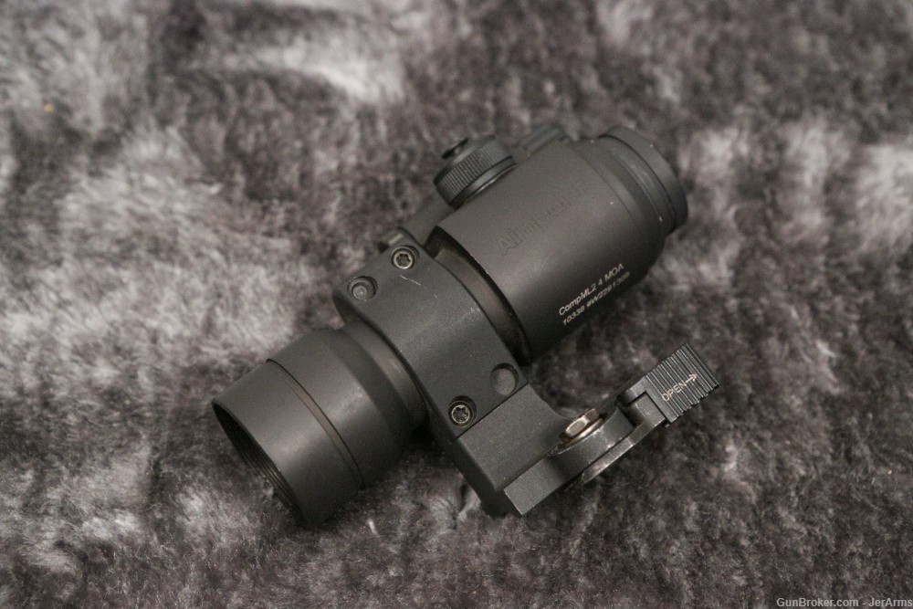 AIMPOINT CompML2 4 MOA weapon sight with LaRue Tactical M68 mount-img-0