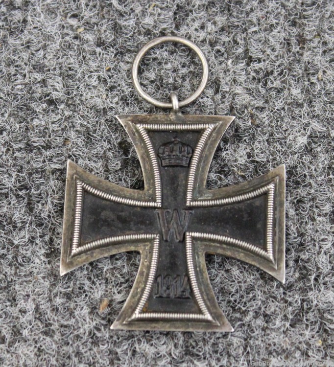 WWI Iron Cross w/ Oak Leaves Crown Dated 1813-1914 (Collectible) -img-0