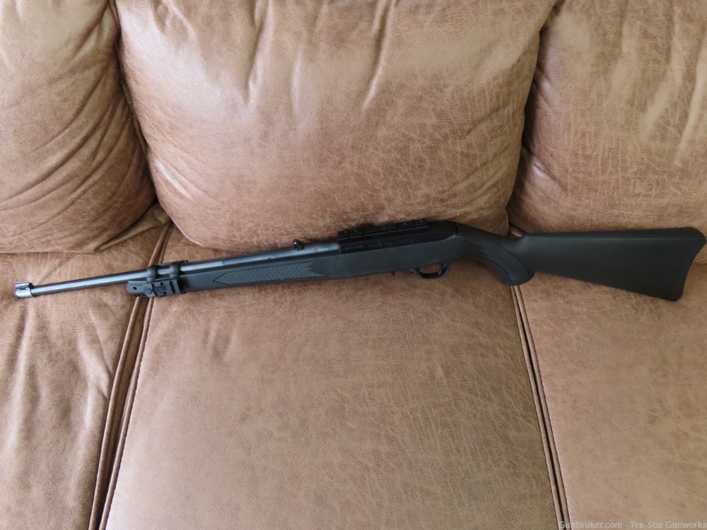 RUGER 10/22 .22LR 1-10RD & 2-25RD MAGS, SIMMONS 3-9 SCOPE, GREAT SHAPE!-img-1