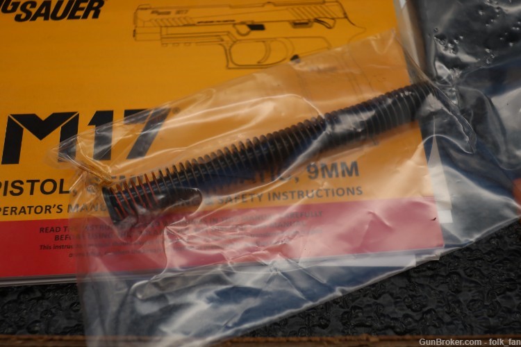 US Army Issue Sig M17 9MM Service Pistol Surplus w/Box -img-21