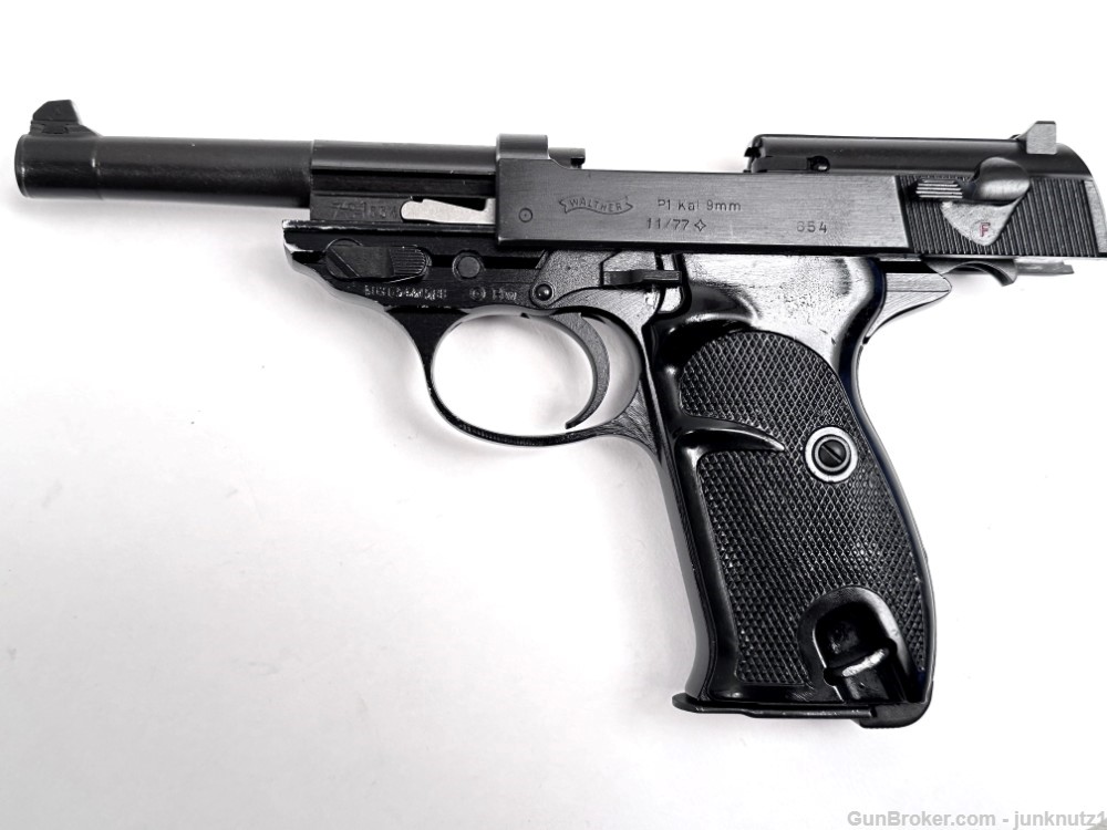 Walther P38 /P1 German Military Issue Made in 1977 Very Fine!-img-10