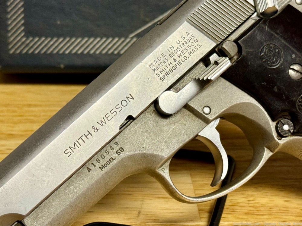 Smith & Wesson Model 59, 9MM, 4" barrel, lightly used, Original M59 Box!-img-2