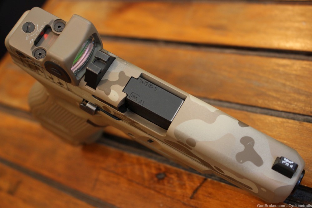 Custom Glock 19X FDE/Camo + Trijicon + Night Sights + 3 Mags LNIB LOOK-img-4