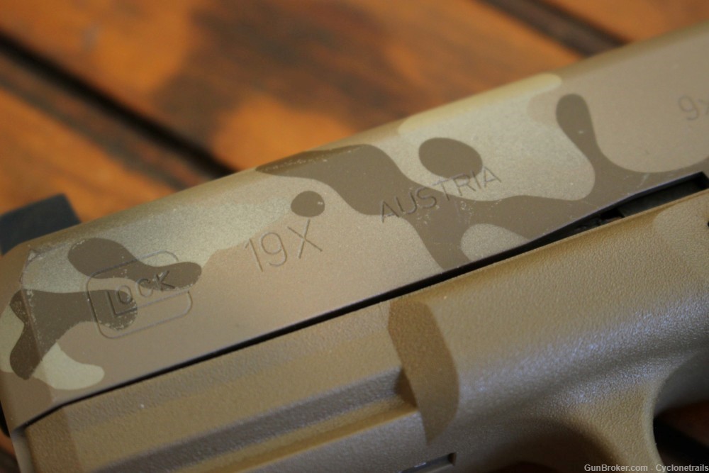 Custom Glock 19X FDE/Camo + Trijicon + Night Sights + 3 Mags LNIB LOOK-img-9