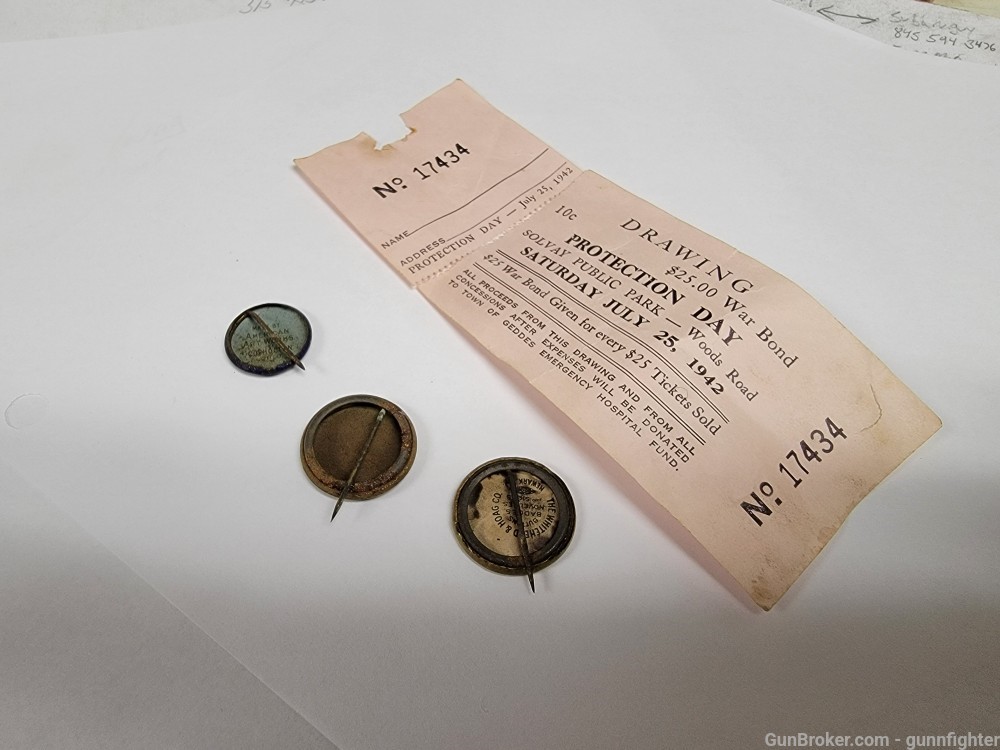 US WW11 Savings Bond Pins and War Bond  Lot-img-3