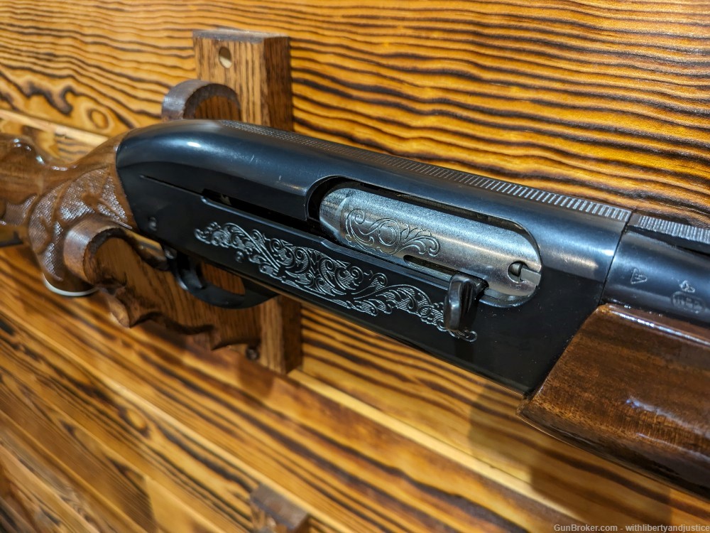 MINTY Remington 1100 Engraved 12 gauge CHOKE Semi Shotgun 28" barrel - RARE-img-5