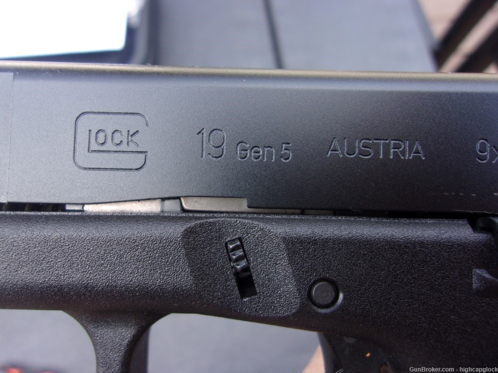 Glock 19 Gen 5 9mm 4" Semi Auto Pistol 99%+ In Box G19 w/ 3 Mags $1START-img-6